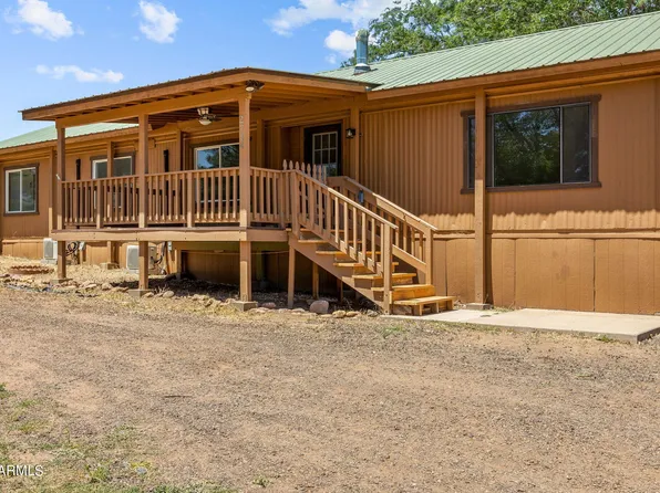 2714 SENIOR CENTER Street, Overgaard, AZ 85933