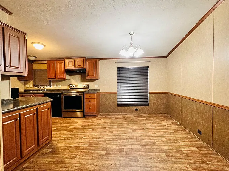 16381 Hunters Green Dr — Photo 4