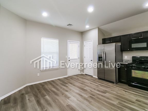 5th image of 1680 Bradford Pl