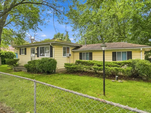 7337 Dogwood Rd, Lexington, MI 48450