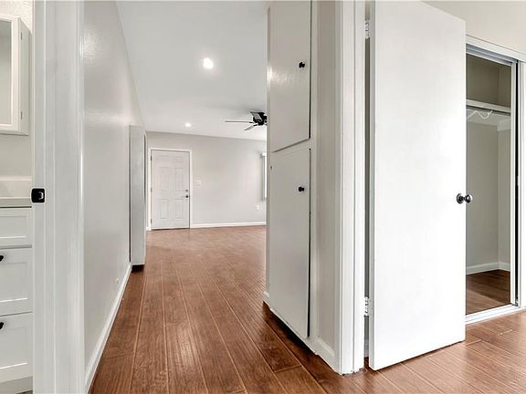 5th image of 7329 Wilcox Ave