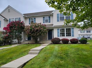 28 Bradford Dr, Leola, PA 17540