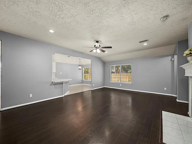10 S Willow Point Cir — Photo 9