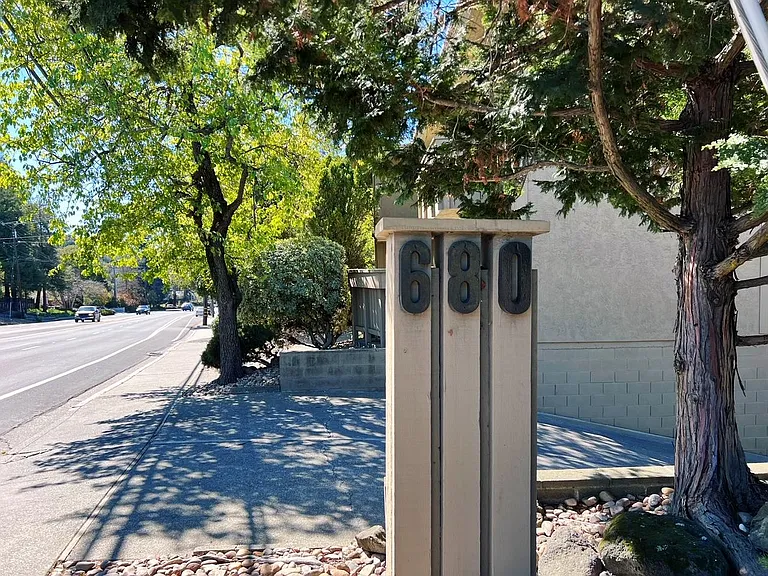 Moraga Road — Photo 30