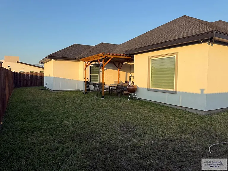 6861 Woodlands Ave — Photo 17
