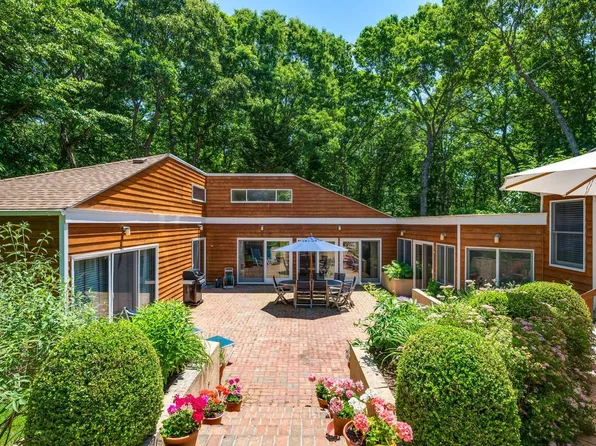 497 Springs Fireplace Rd, East Hampton, NY 11937