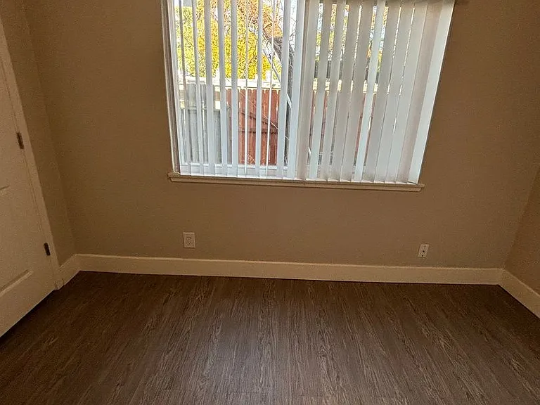Sutter Crossing Apartments — Photo 8