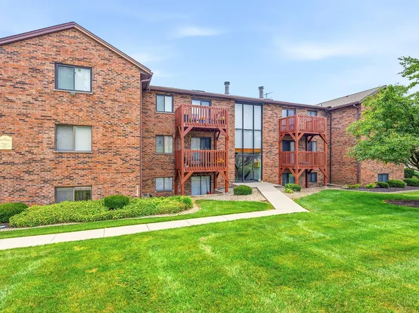 9516 Woodland Hills Dr, West Chester, OH 45011