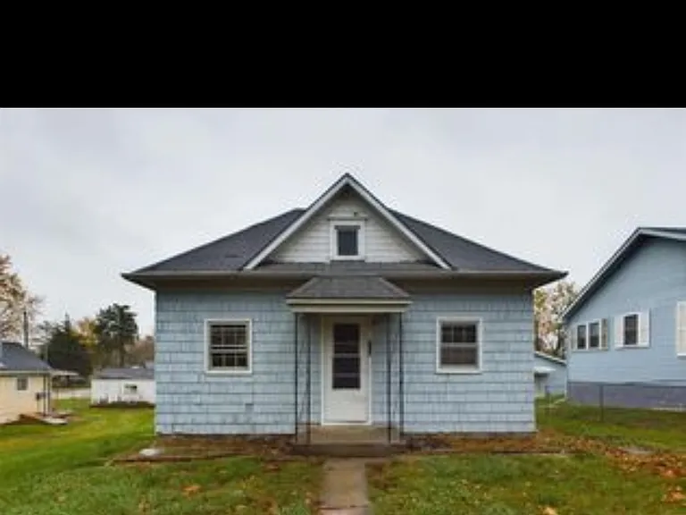 706 S Webster St — Photo 1