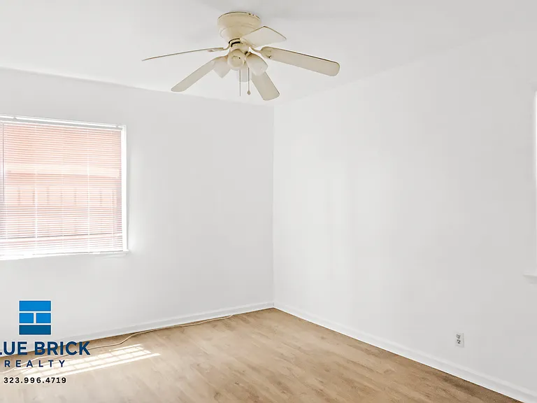 12805 Vanowen St #3 — Photo 7