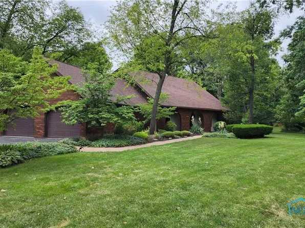 8911 Brookside Ln, Delta, OH 43515