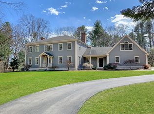 4 Russell Rd, Cumberland Foreside, ME 04110