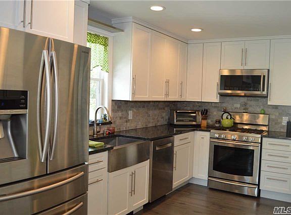 5th image of 70 Oaklawn Ave