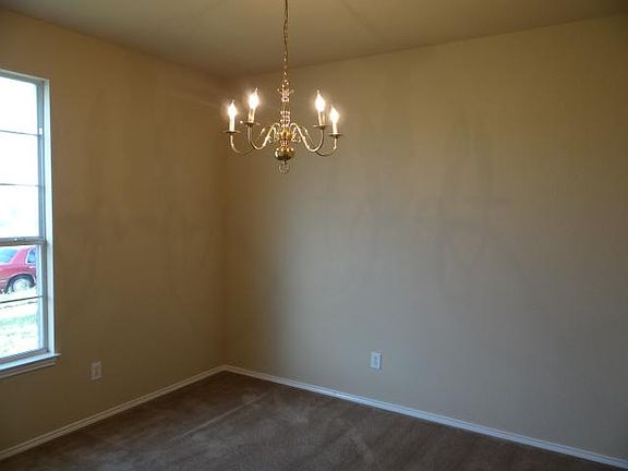 5th image of 732 Princeton Dr
