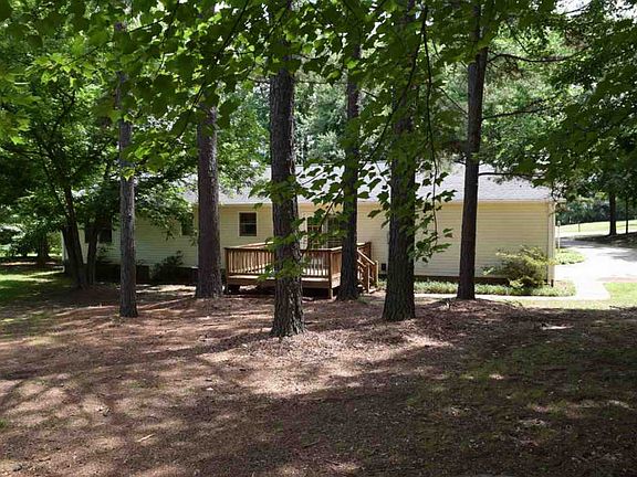 3rd image of 221 Green Valley Dr
