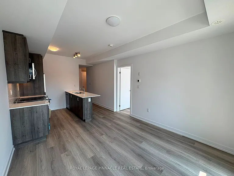 3 Bancroft Ln #202 — Photo 7