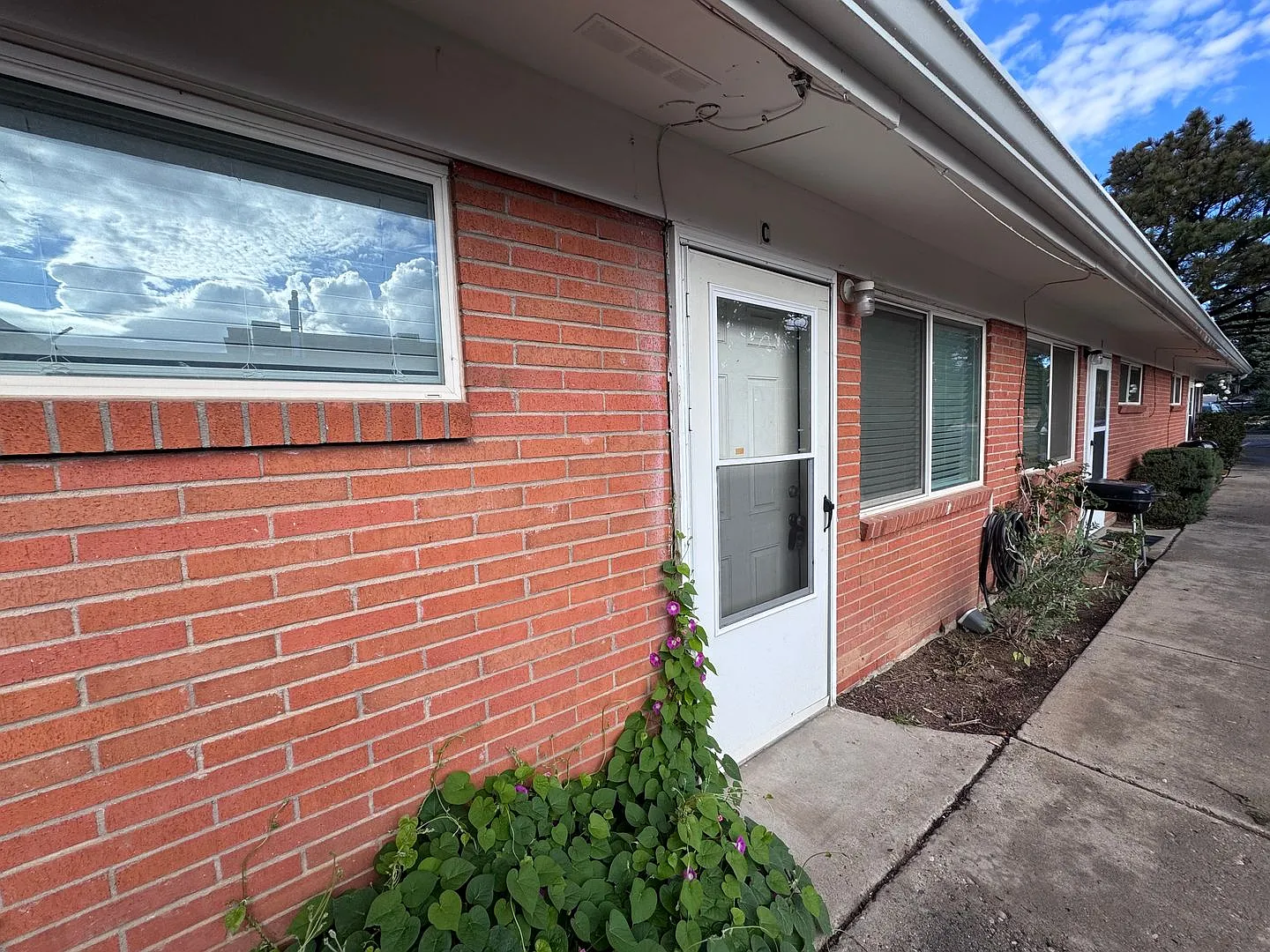 1206-1207-1208-1209: 9416 Candelaria Blvd NE — Photo 2