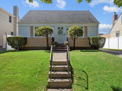 81-44 261st Street, Glen Oaks, NY, 11004