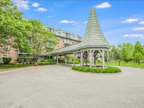 5125 Blodgett Ave APT 213, Downers Grove, IL 60515