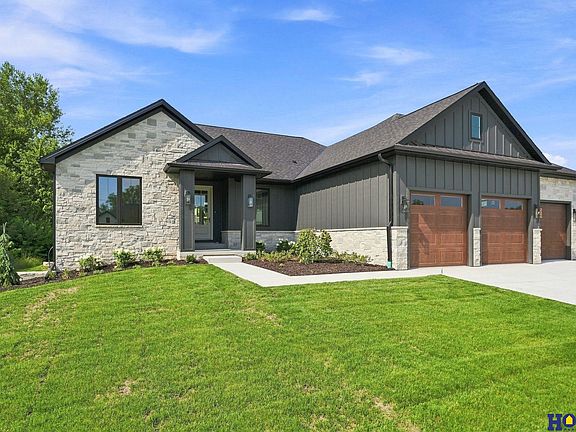 3rd image of 8817 Sandalwood Dr