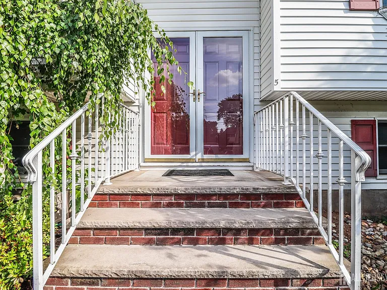 5 Timothy Ct — Photo 5