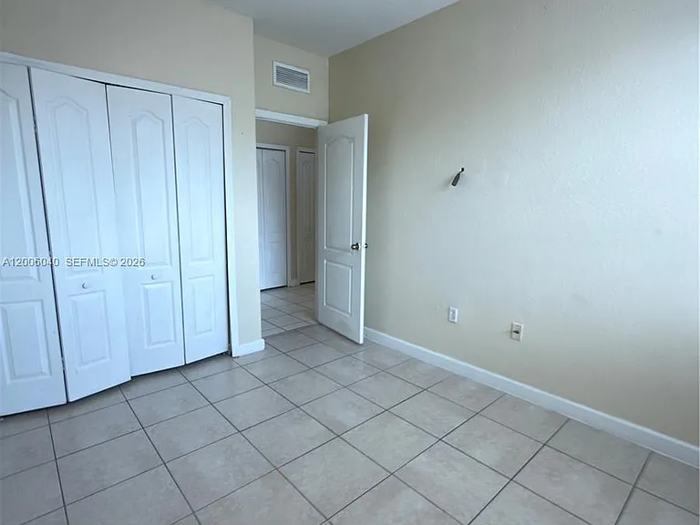 2728 SE 17th Ave #202 — Photo 11