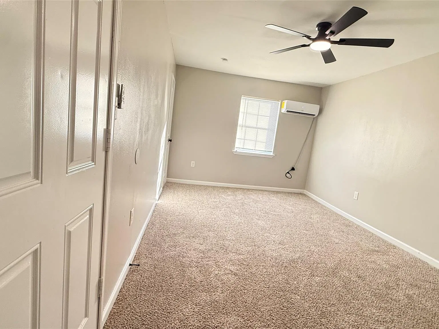 2 bed, 1.0 bath, 800 sqft, $1,000 — Photo 3