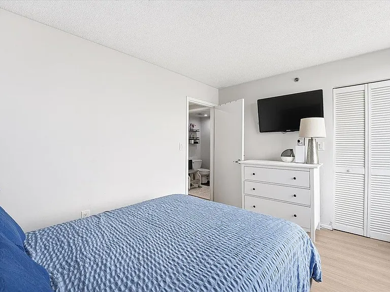 700 1st St #15A — Photo 23