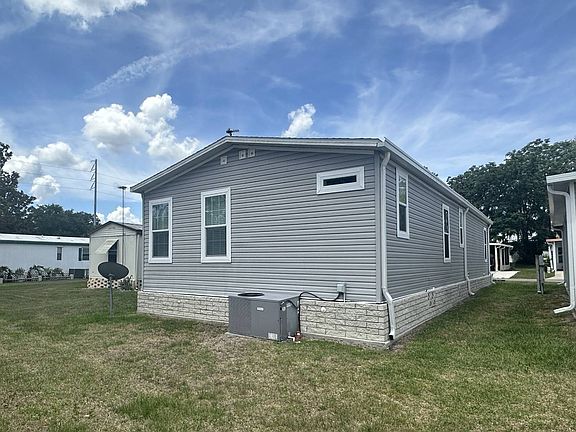 4th image of 11 Violet Ct