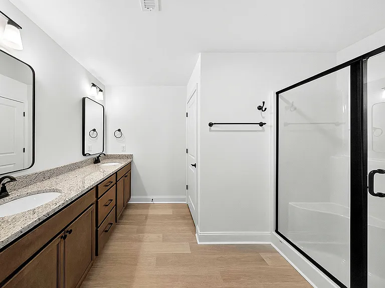 Primary bath with separate toilet room