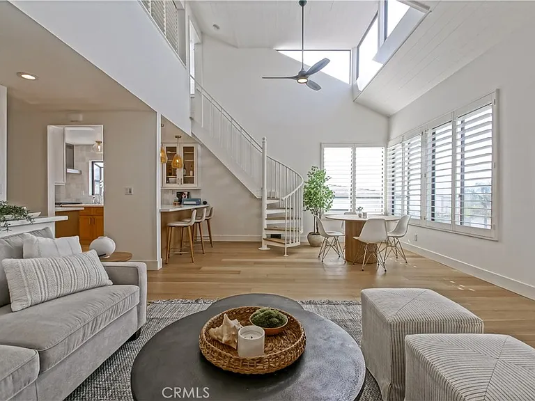 320 Marine Ave — Photo 5