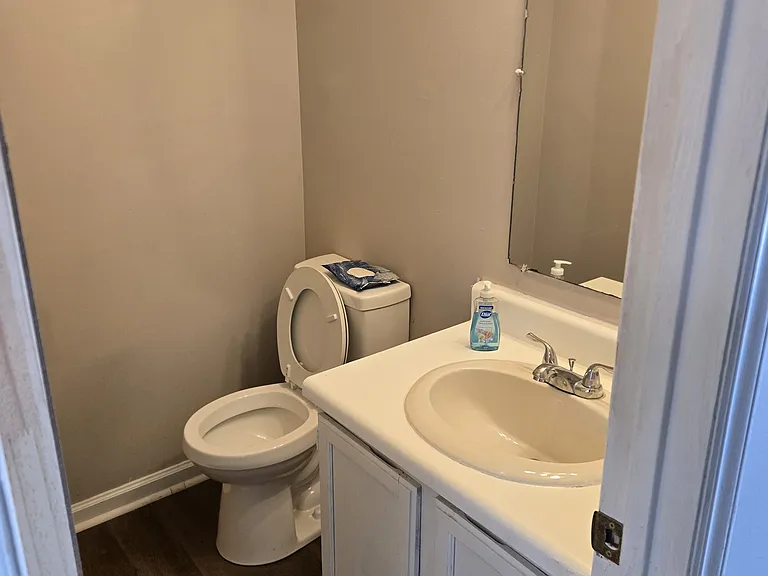 203 Shiloh Dr #E — Photo 5