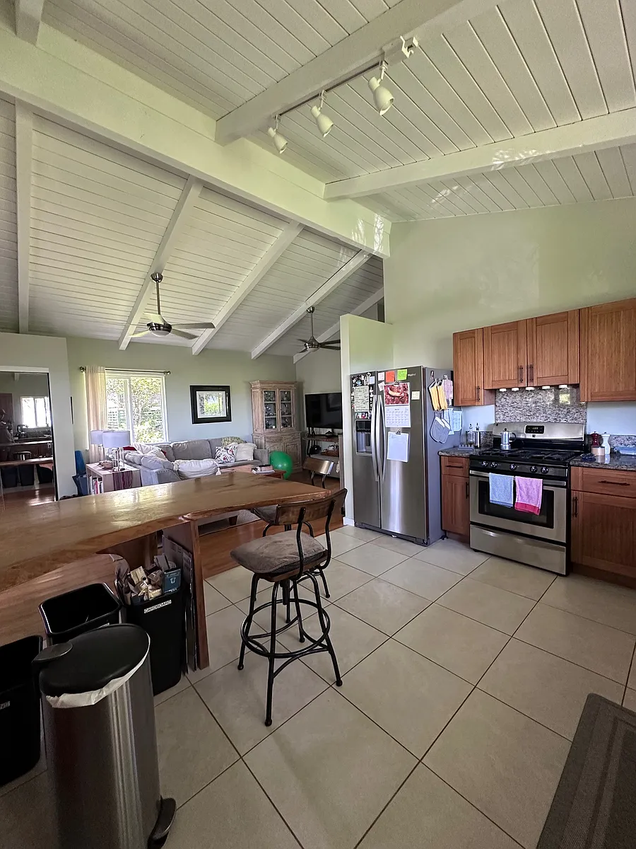 Building Photo - 601 W Kuiaha Rd #2