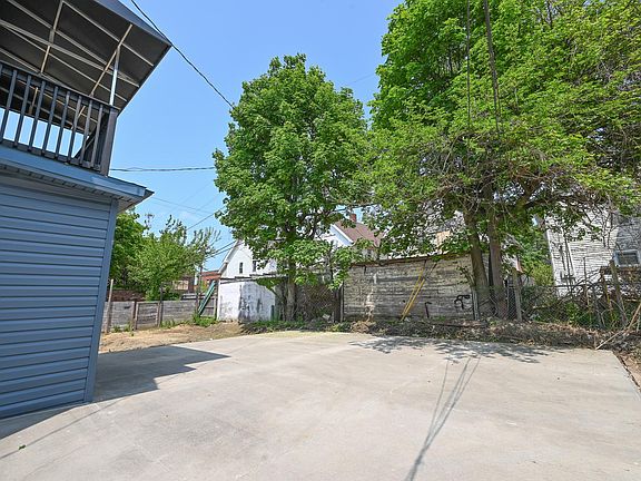 3rd image of 1307 W 65th St