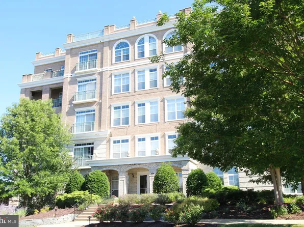 830 Belmont Bay Dr APT 303, Woodbridge, VA 22191