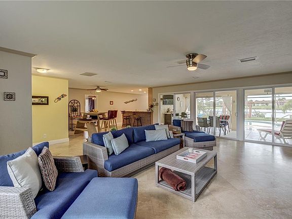 3rd image of 27137 Edenbridge Ct