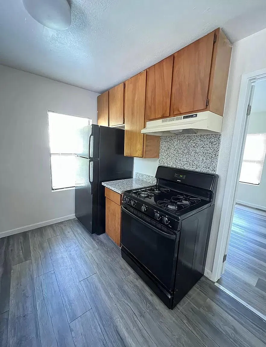 2 bed, 650 sqft, $1,950 — Photo 4
