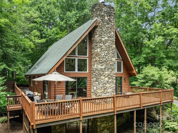 19 Mountain Brook Dr, Candler, NC 28715