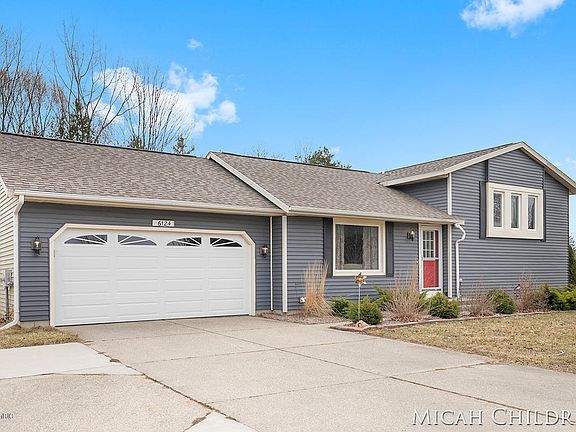 3rd image of 6124 Kuttshill Dr NE