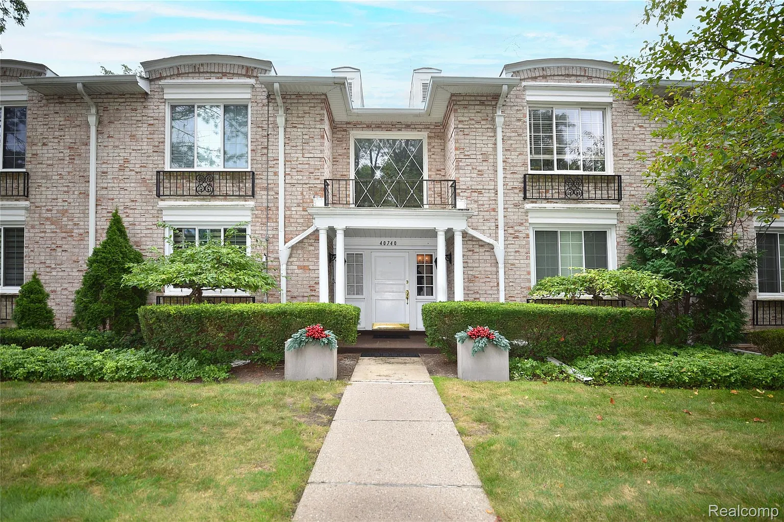 40740 Woodward Ave Unit 38 photo 1