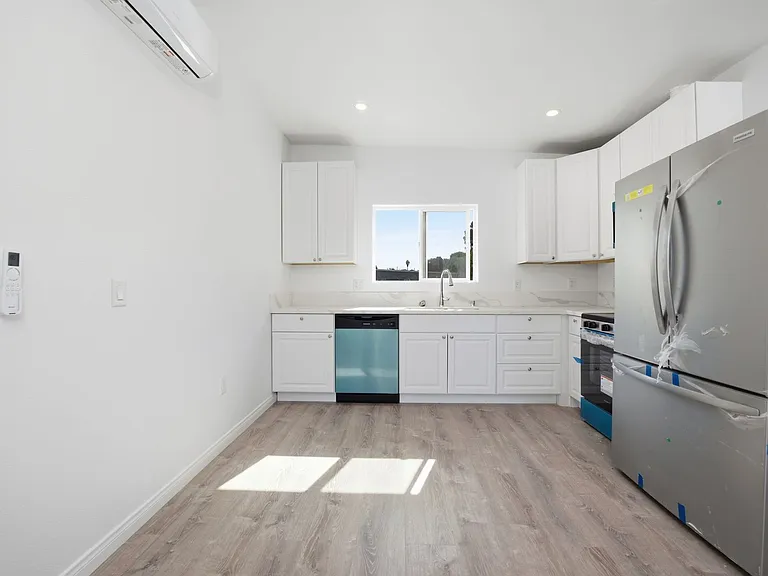 5444 Brockbank Pl — Photo 3