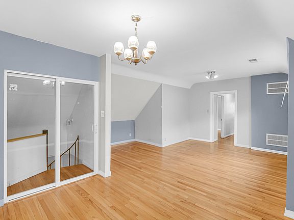 4th image of 3424 W Parker Ave
