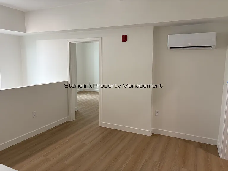 265 Manton Ave — Photo 42