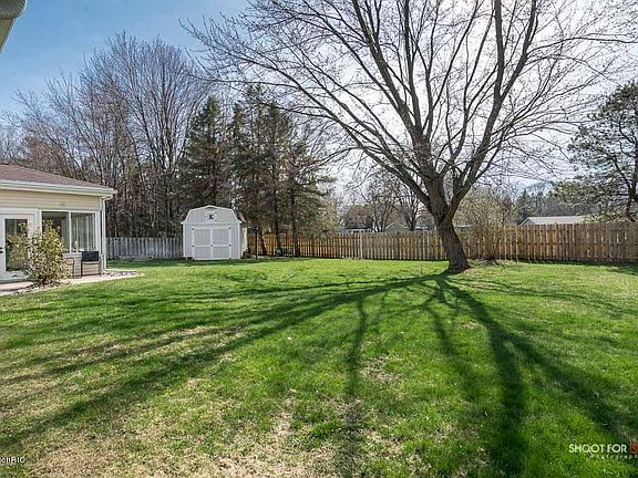 3rd image of 774 Mayfield Ave