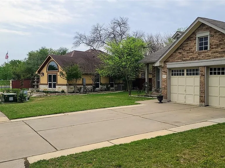 2517 Jacqueline Dr — Photo 3
