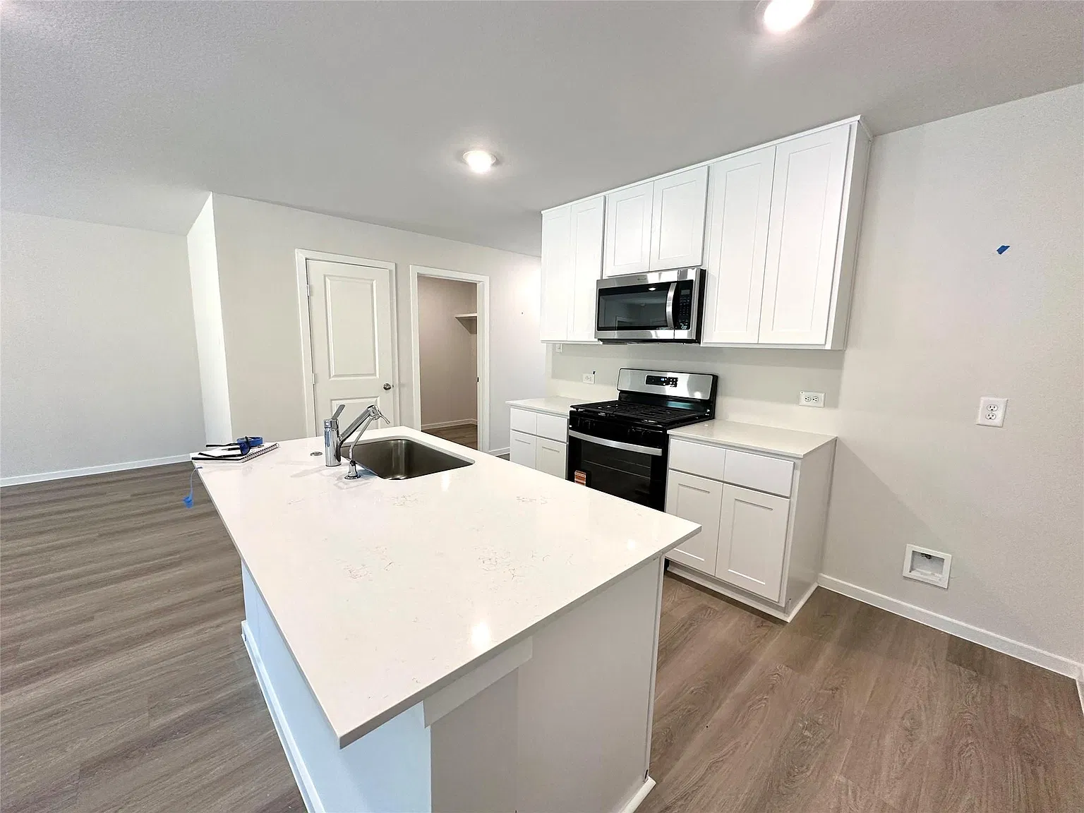 4 bed, 2.0 bath, 1476 sqft, $1,795 — Photo 4