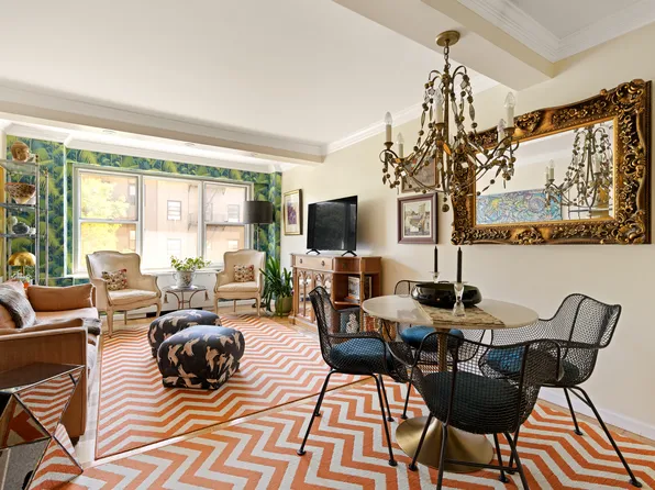 33 Greenwich Avenue image 1 of 5