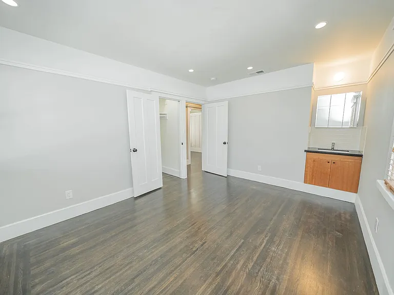 2209 Cedar Street — Photo 16