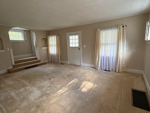 5th image of 4325 Fir Ln