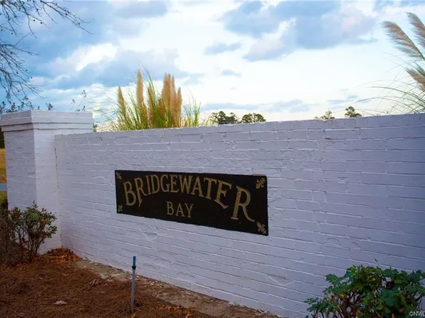 406 Bridgewater Cir, Benton, LA 71006